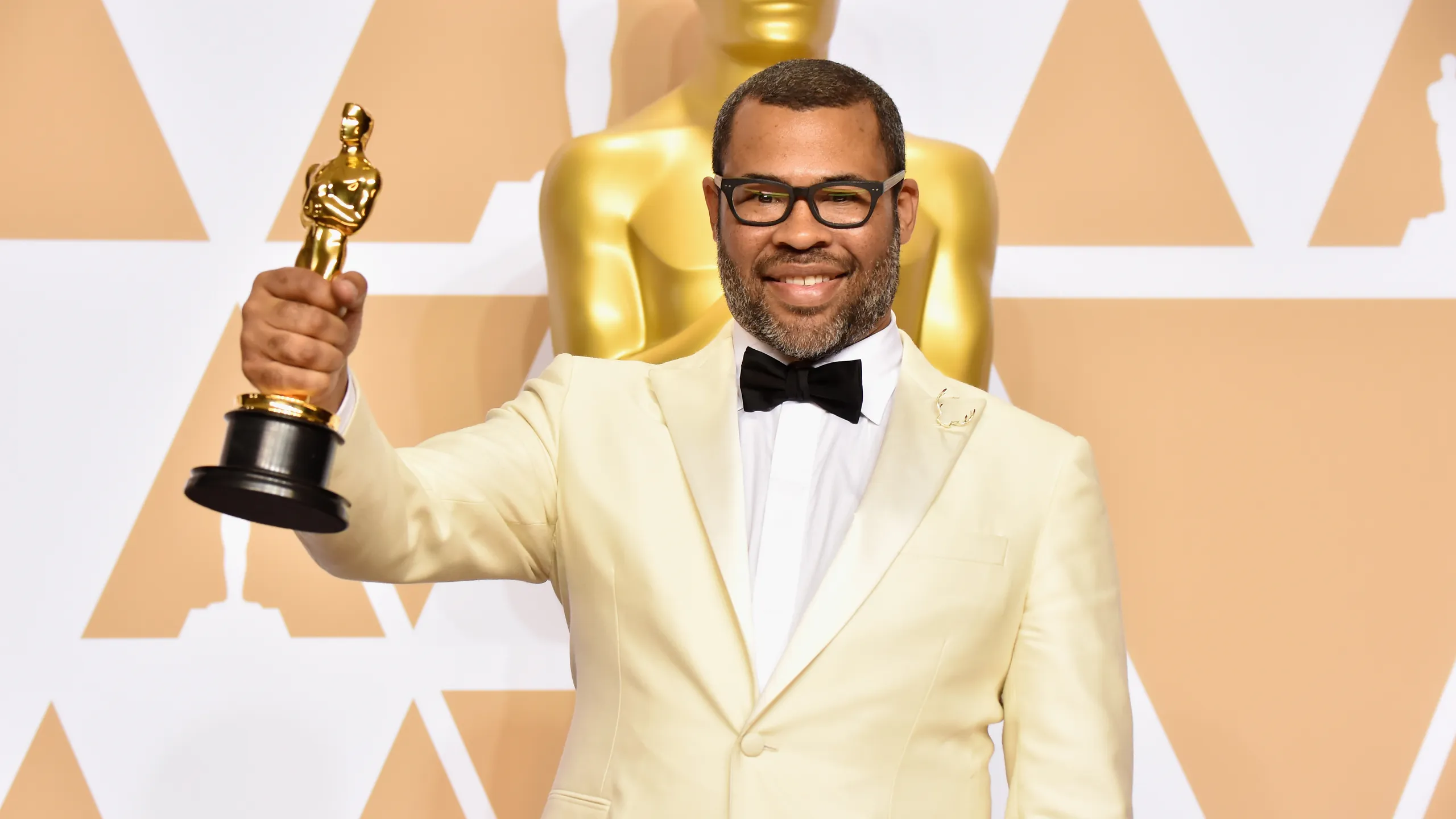 jordan-peele-first-black-winner-of-best-original-screenplay-oscars-2018.jpg