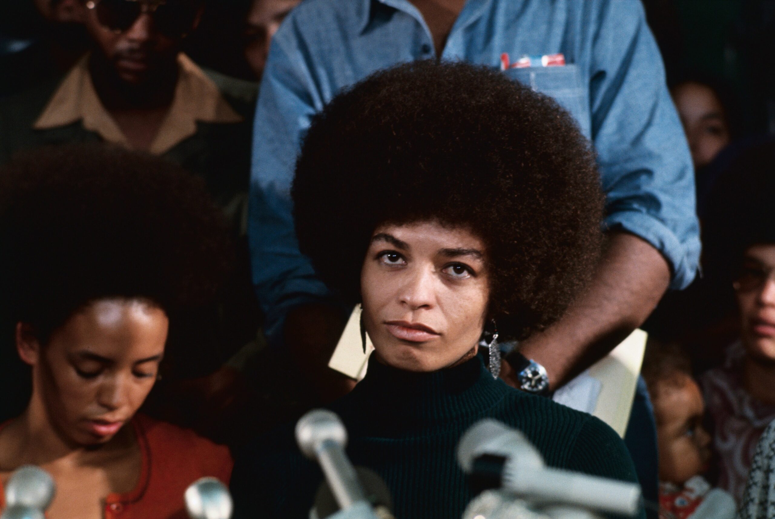 angela-davis-at-first-news-conference