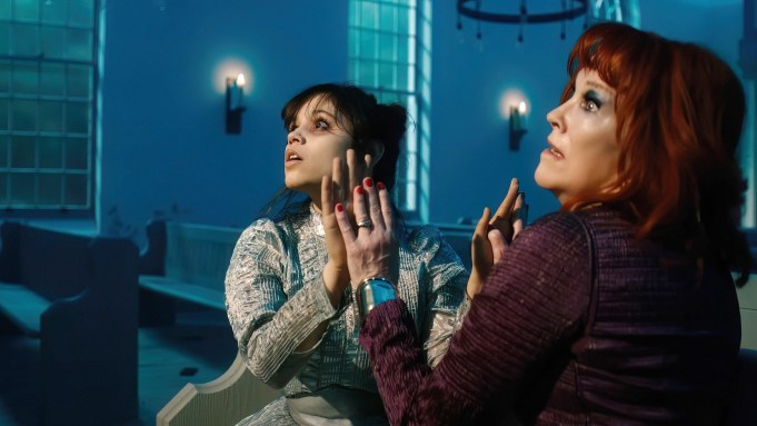 Beetle Juice Beetle Juice-Jenna Ortega-Catherine O'Hara