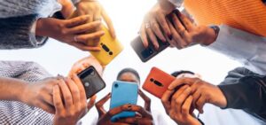 Group of students on phone / phone use in school