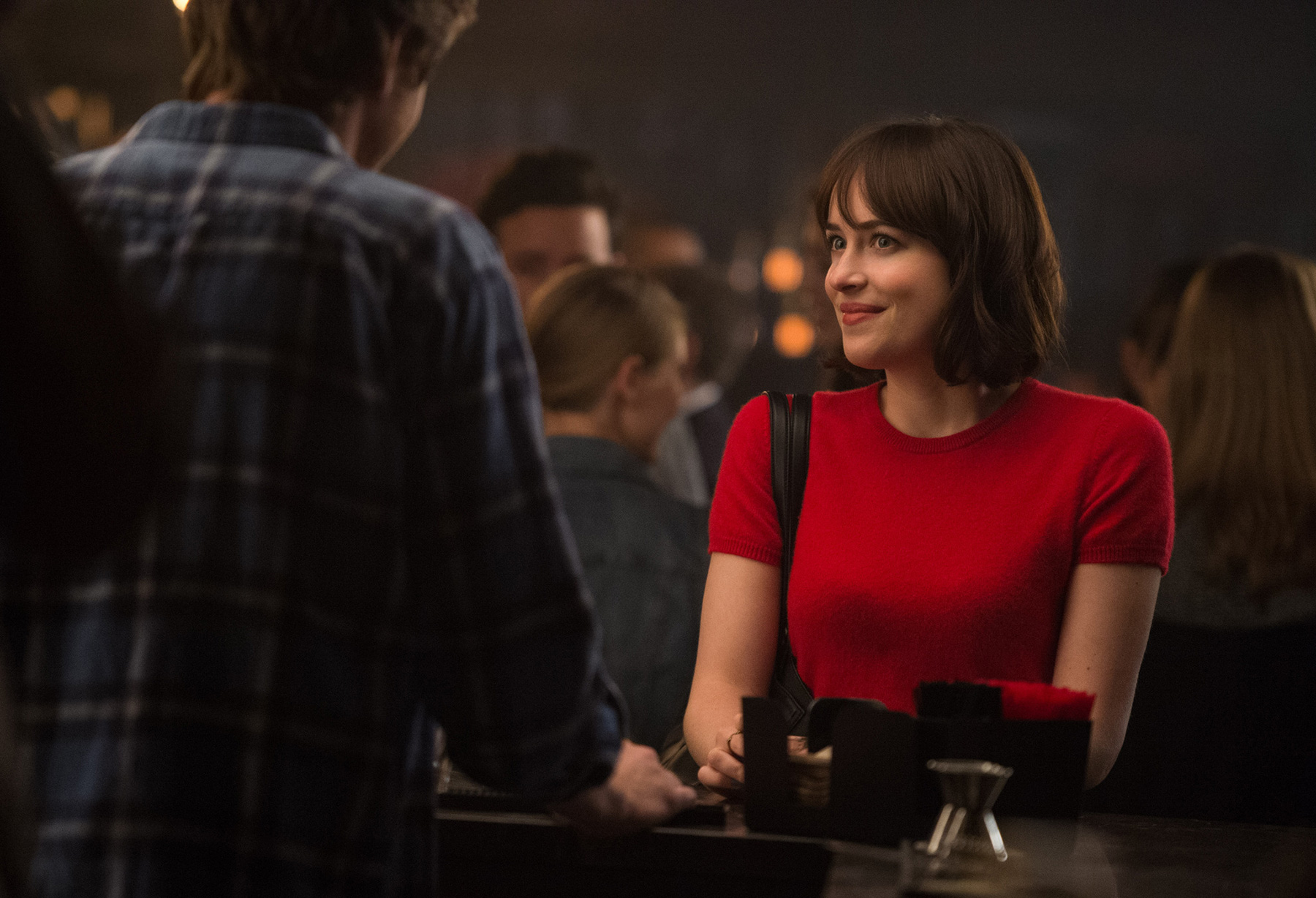 Being-Single-During-Cuffing-Season–A-Chaotic-Survival-Guide-2