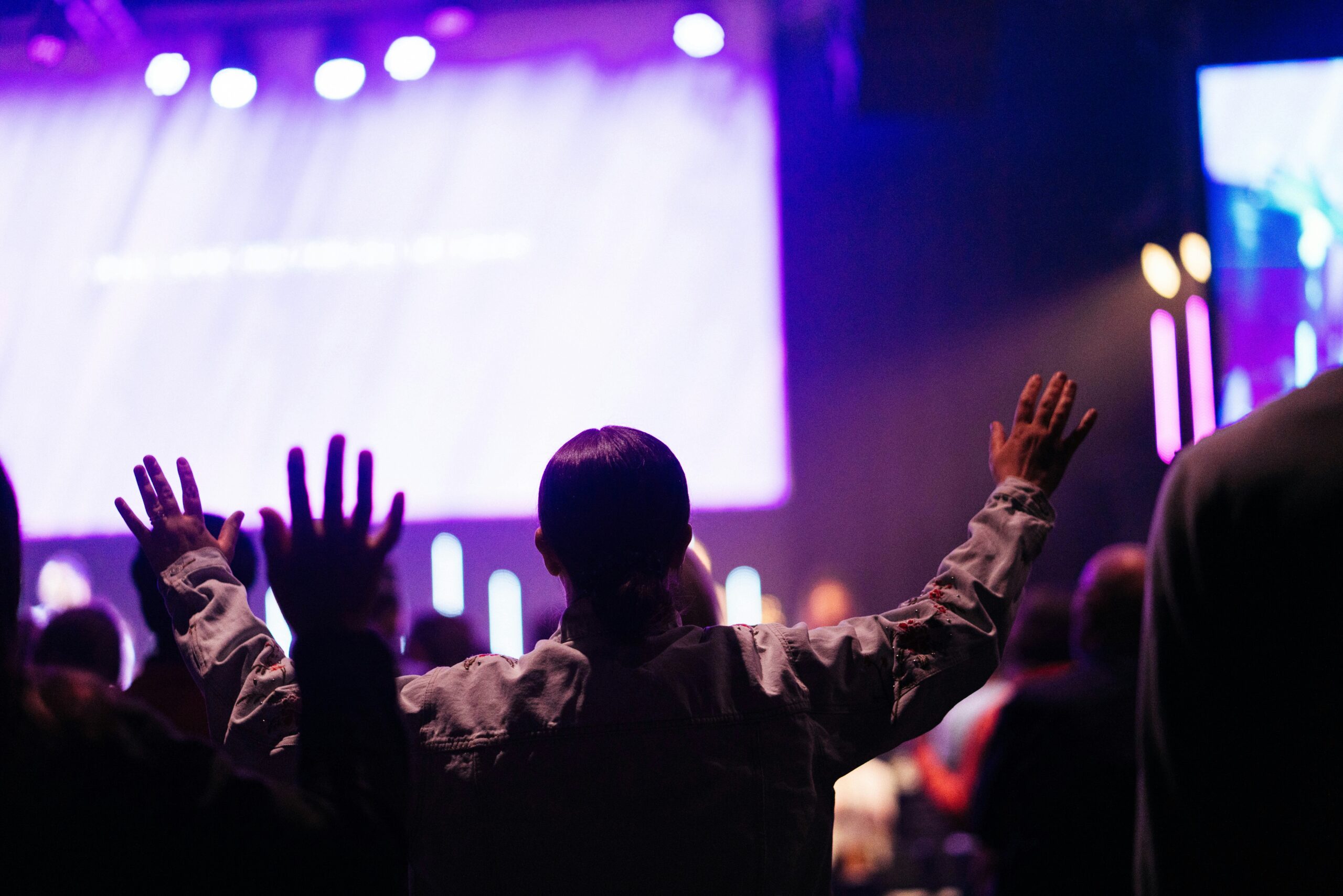 Worship service as part of a guide on KNOWN Conference. (Credit: Phil Hearing via Unsplash)